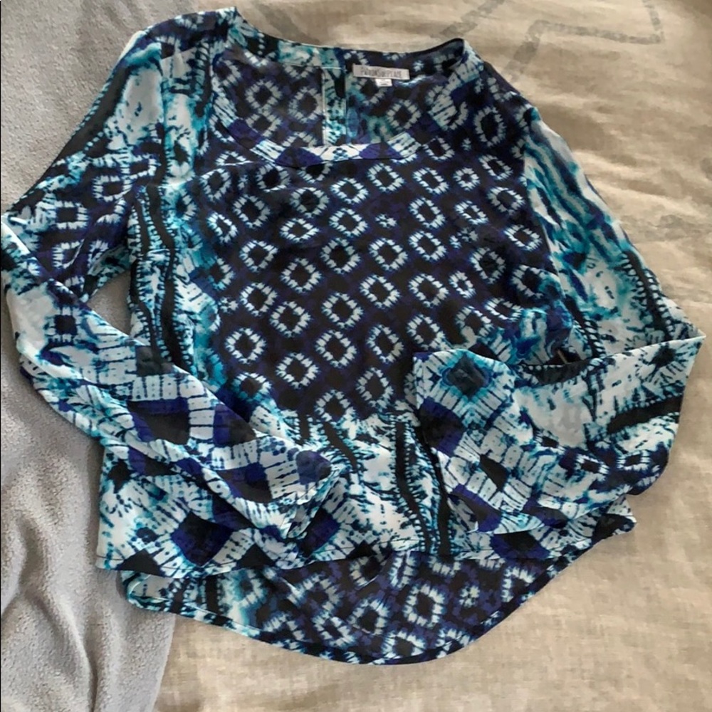 Patrons of Peace Top size Medium